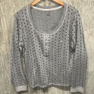 Tommy Hilfiger Women’s Gray and Red Buttoned Top XL